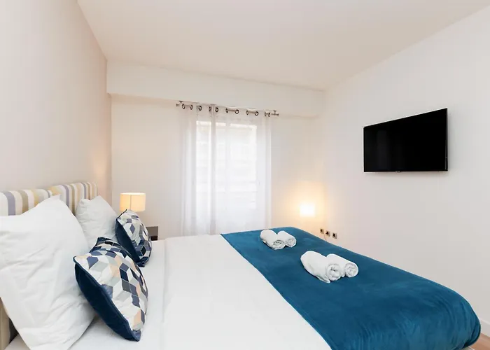 Pavillon Riviera 2 YourHostHelper