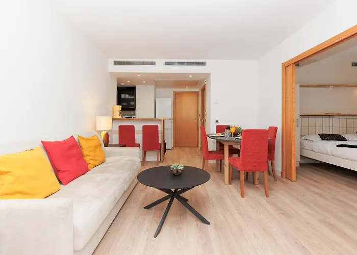 Pavillon Riviera 2 YourHostHelper