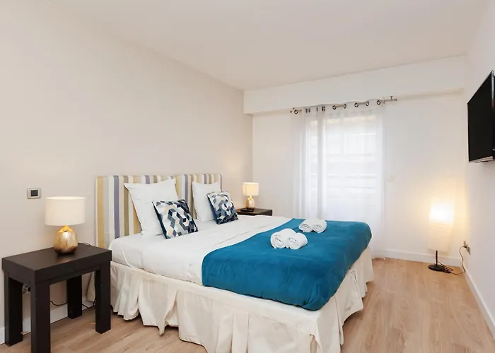 Pavillon Riviera 2 YourHostHelper